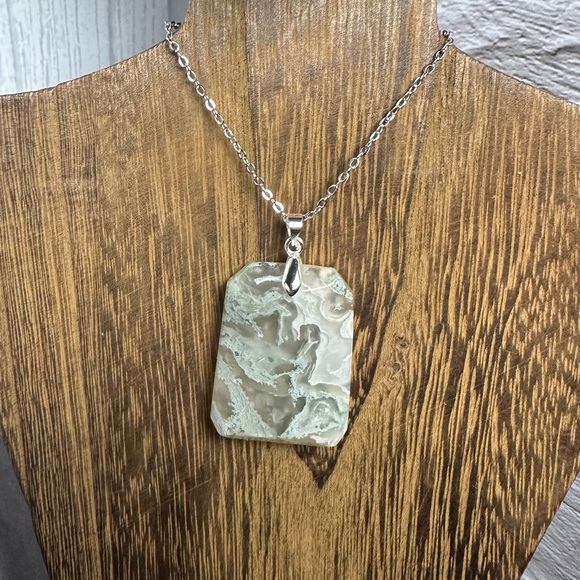 Moss Agate Pendant Necklace on Silver Copper Chain - Picture 7 of 11